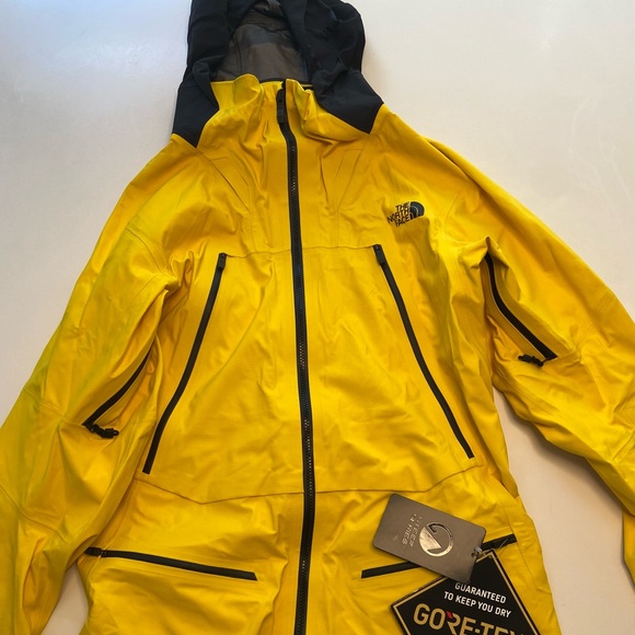 NEW 2021 GORE TEX summit series north face ski jacket never worn